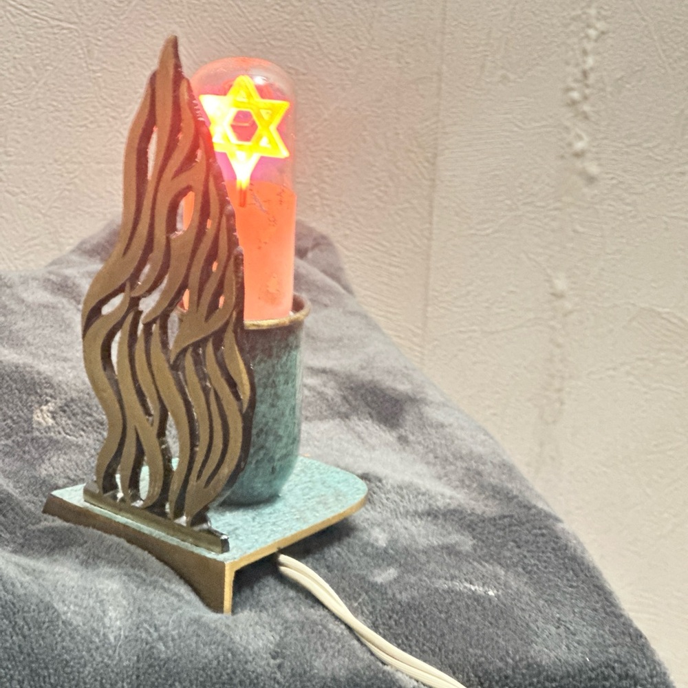 MEMORIAL LAMP